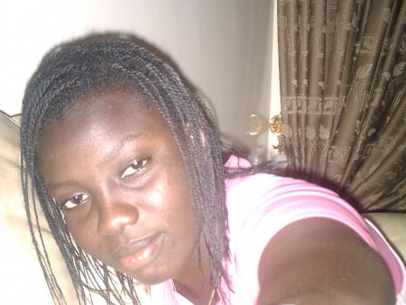 Ah w&eacute;!!C la cherie Souadou!!!Tr&eacute; cool gal!!Tr&eacute; jolie o6!! M&eacute; l &eacute; dja priz !!! Laiss&eacute; d coms!!!