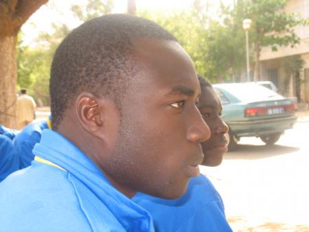 Younoussa aka El Maspero!!C de la bombe du ballon rond!!M&eacute; l&agrave; il &eacute; a fon entr1 mater les c** d minett!!C sn divertissmt pr&eacute;f&eacute;r&eacute;!! (Lol)!! Lach t comms!!