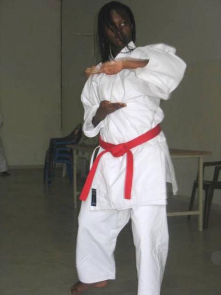 ...Vs compren&eacute; prkoi je vs diz&eacute; ATTENTION!!!C encor Codou m&eacute; en version KARATE!Faite gaff a ske vs dite sur elle!LOL !! Lach t comms!!