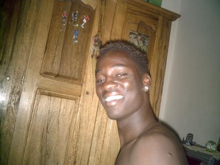 Libs!!!La super star de New Yoff City!Tr&eacute; cool gran!! G pe don&eacute; sn num pr l&eacute; muf ki son int&eacute;r&eacute;c&eacute;!!L&eacute;ss t coms!!